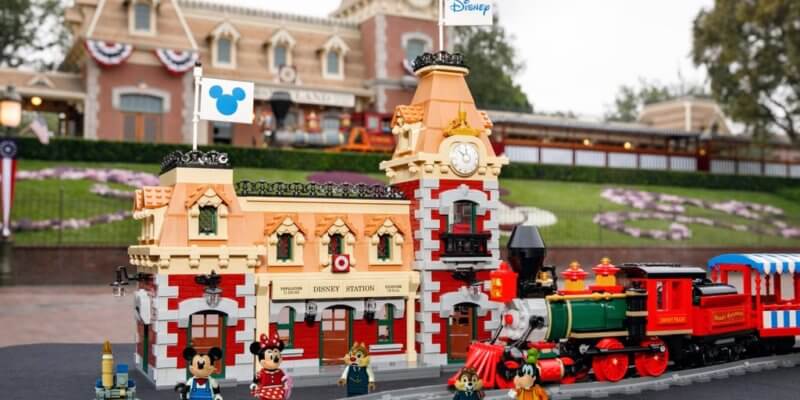 Disney Unveils All New 2,925 Piece LEGO Train Station With Sounds