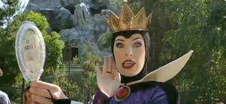 Videos Of One Disneyland  Evil Queen Atress Going Viral